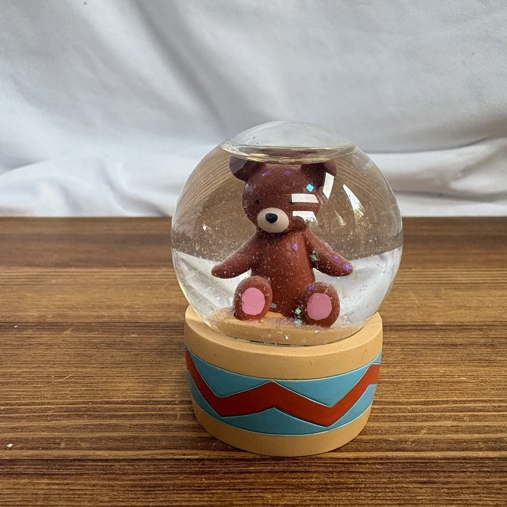 Disney Teddy Bear Mini Snow Globe Water Globe Gift Box Base Collectible 2.5